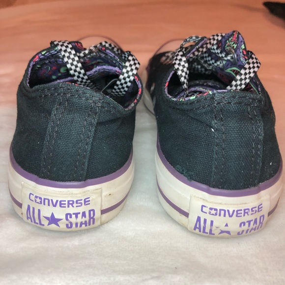 👟 Purple Paisley Converse 🌟GREAT Condition!!🌟 - Picture 5 of 8